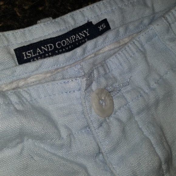 Shorts - Picture 2 of 4